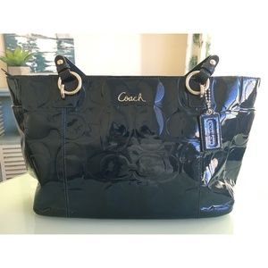 Coach patent leather purse zipper close, blue